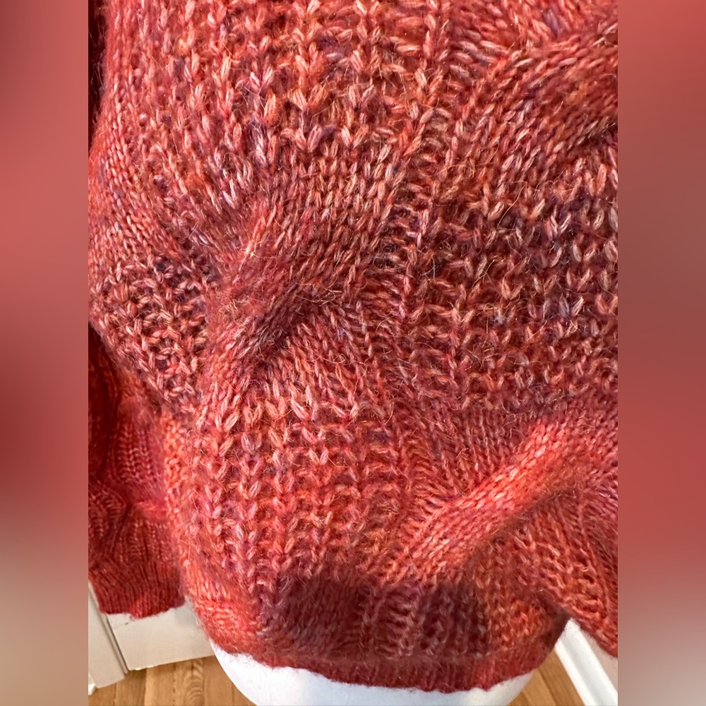 Lili Sidonio side S coral-pink cable knit crew neck sweater. Like new! - Picture 3 of 10